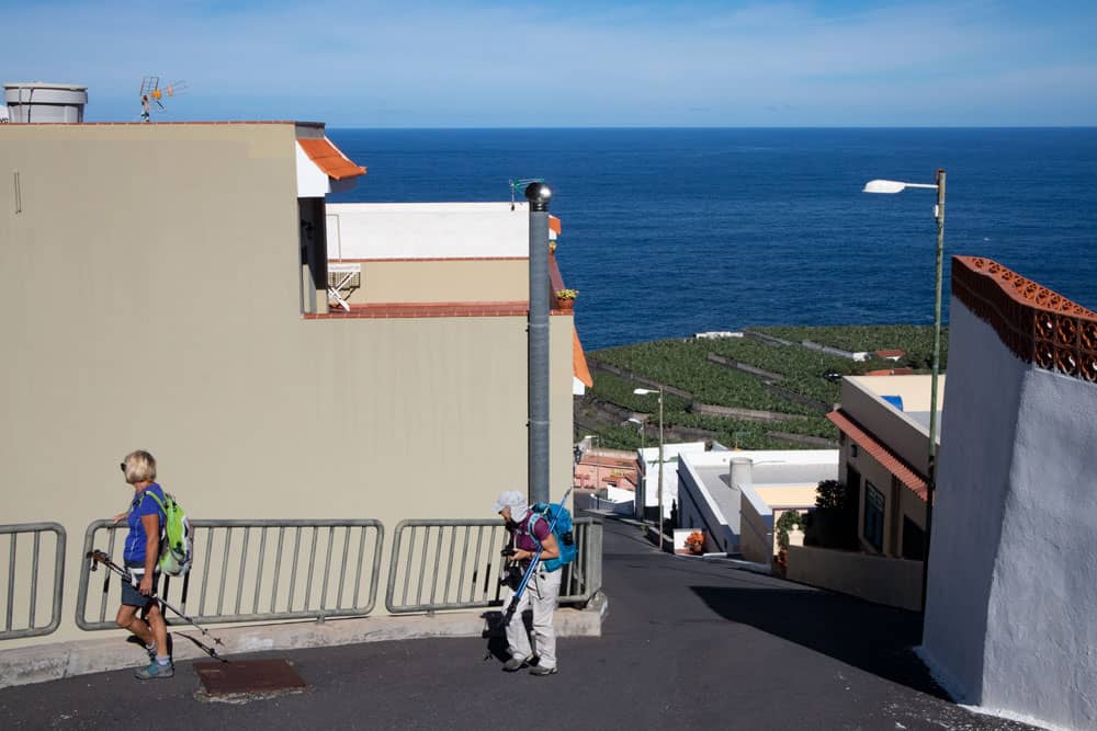 Subida empinada en el pueblo de El Guincho, cerca de Garachico