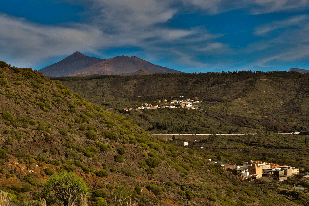 Vista del Teide desde la ruta de senderismo sobre el Molledo