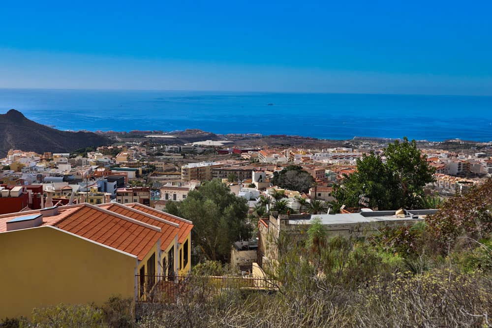 Vista sobre Adeje y el Océano Atlántico