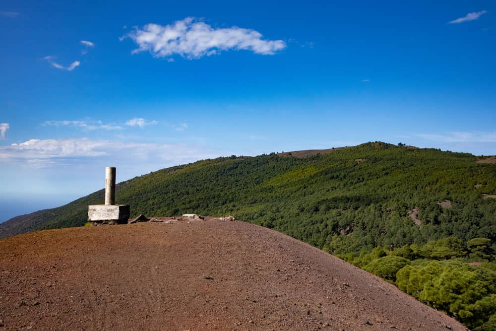 Gipfelsäule auf dem Mercandel