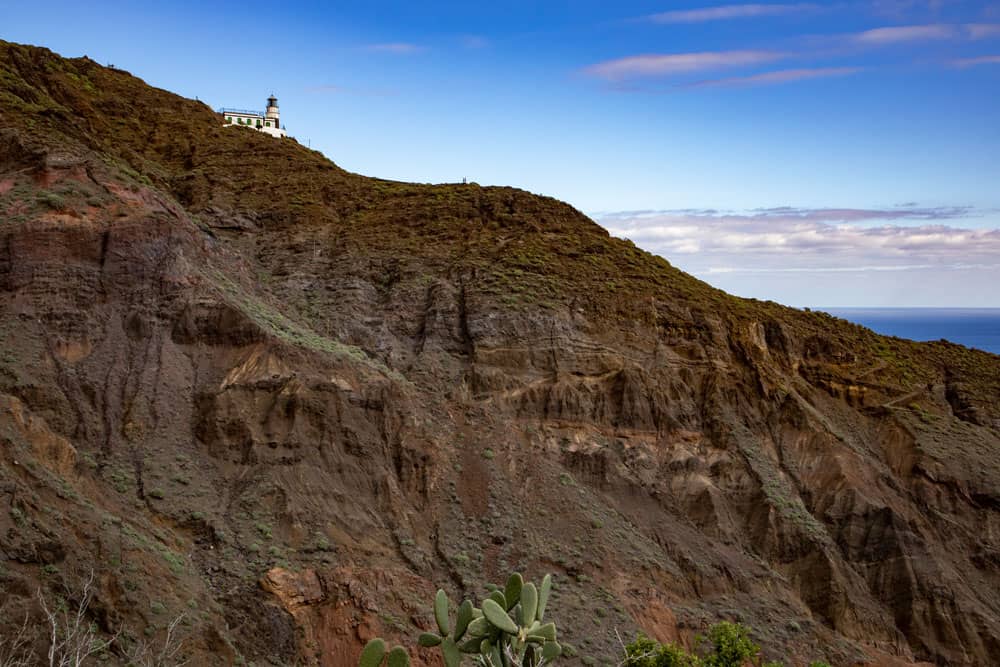 Blick vom Barranco de Chamorga zum Leuchtturm Faro de Anaga