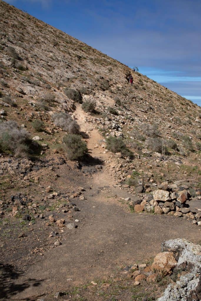 Sendero de descenso Montaña Blanca