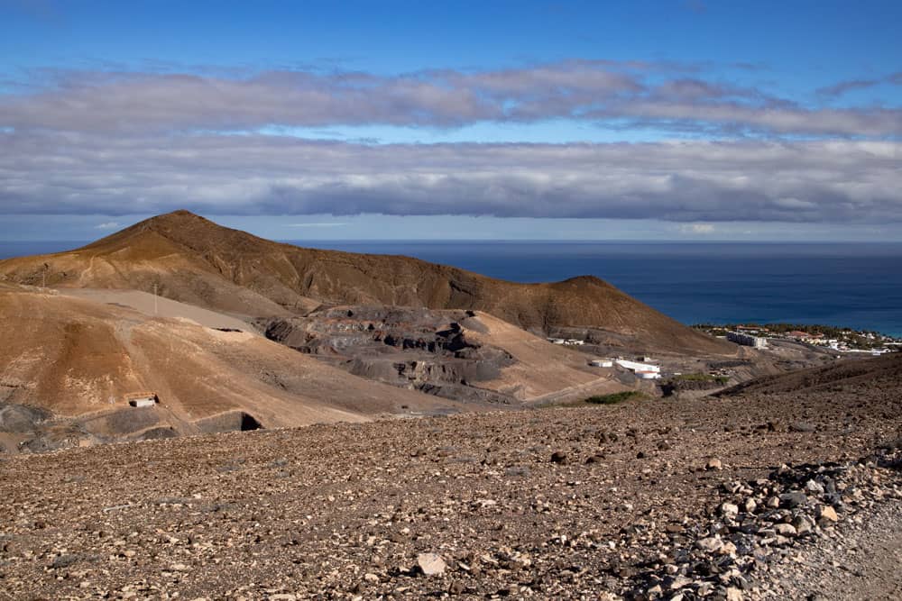 Blick auf die umliegenden Höhen und den Atlantik