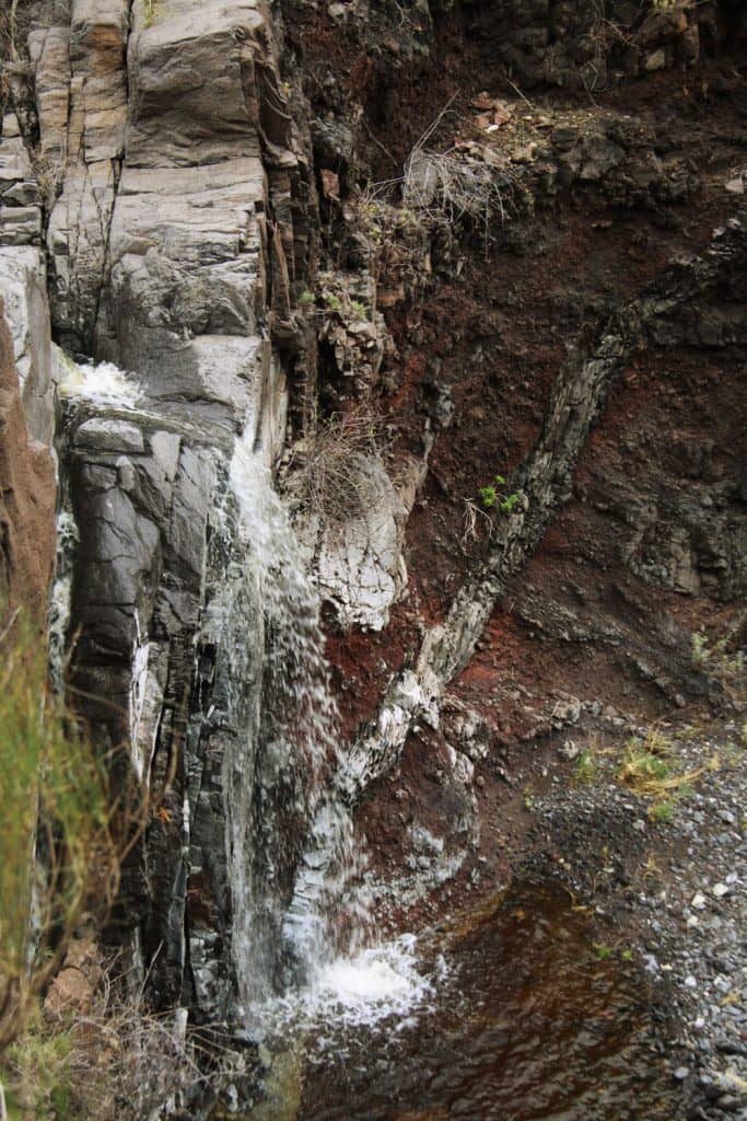 Barranco Seco - rocks and waterfall