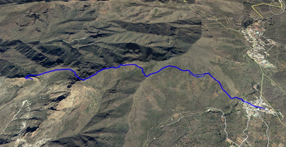 Track El Molledo via Risco Blanco to the rock plateau