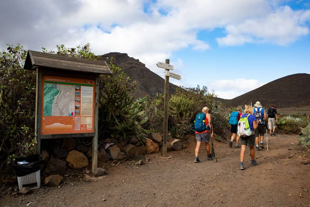 Hiking board and start of the Conde hiking path