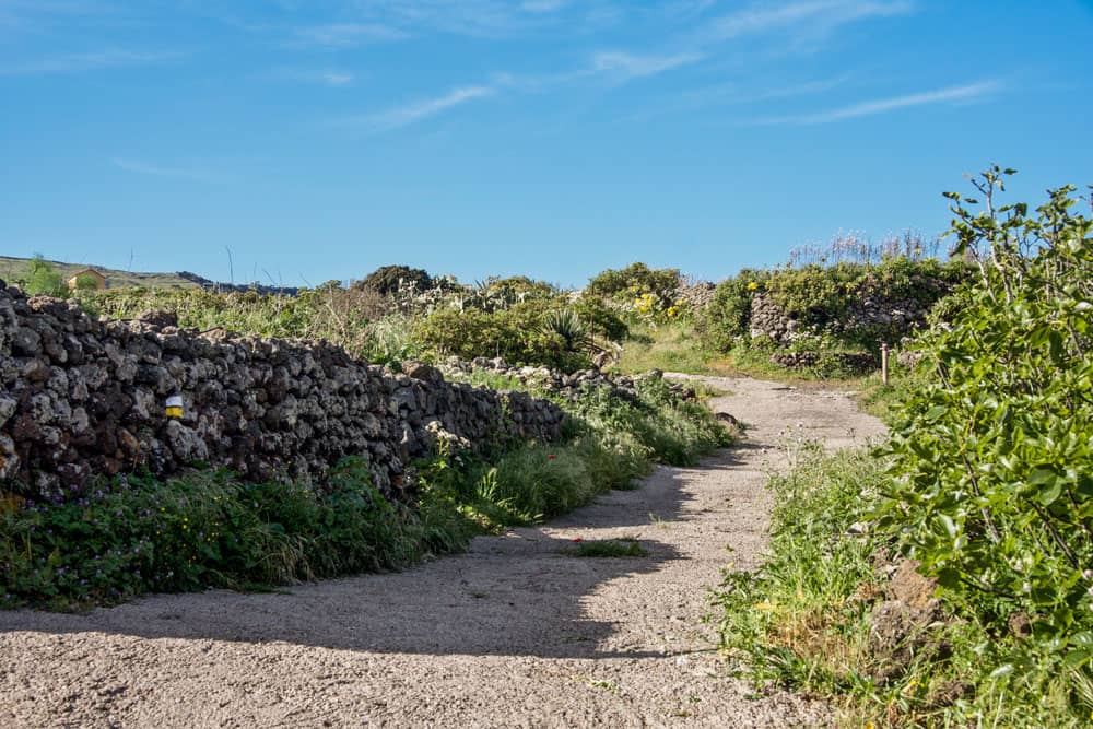 Wanderweg gelb weiß vom Mirador La Peña