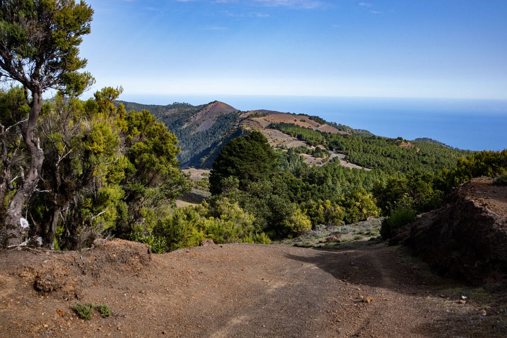 hiking path over the Cumbre from Malpaso direction North