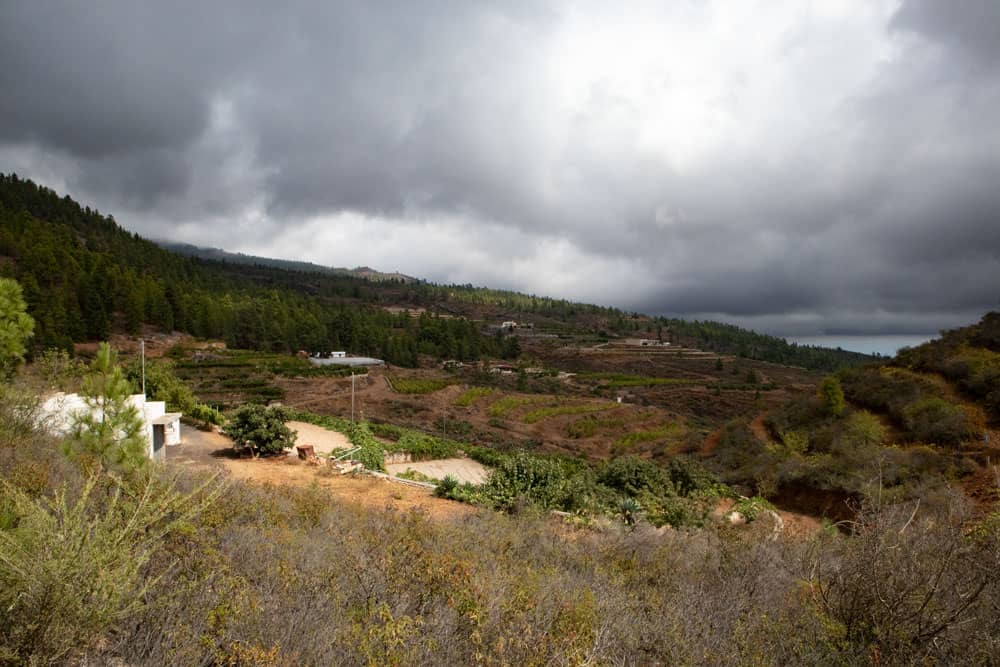 dark clouds over Cruz de Tea