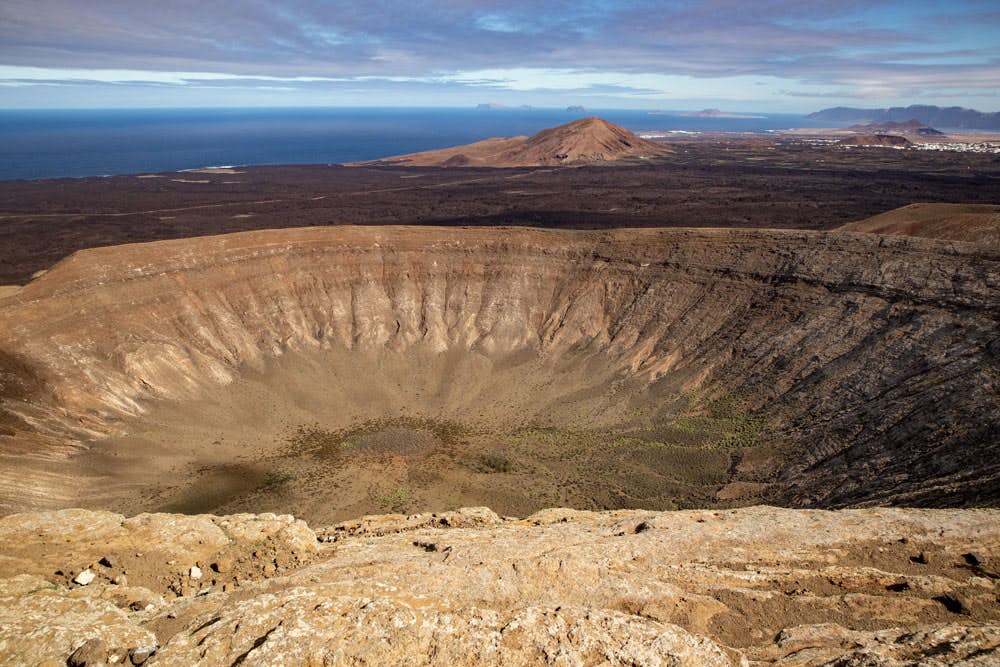 huge crater of Montaña Blanca