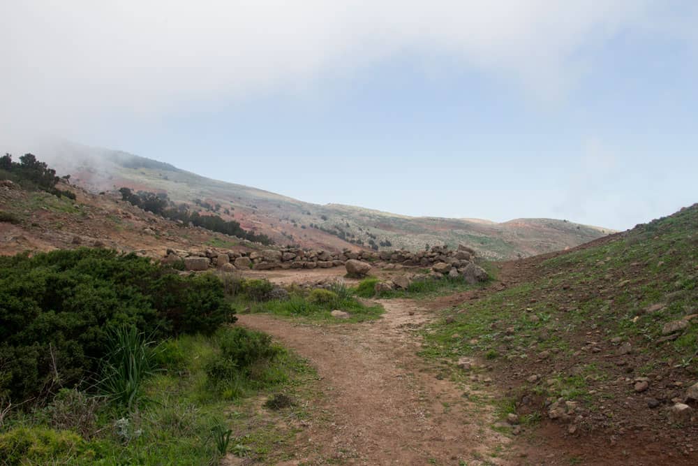 HIking path on the plateau - stone circle from the Guanches