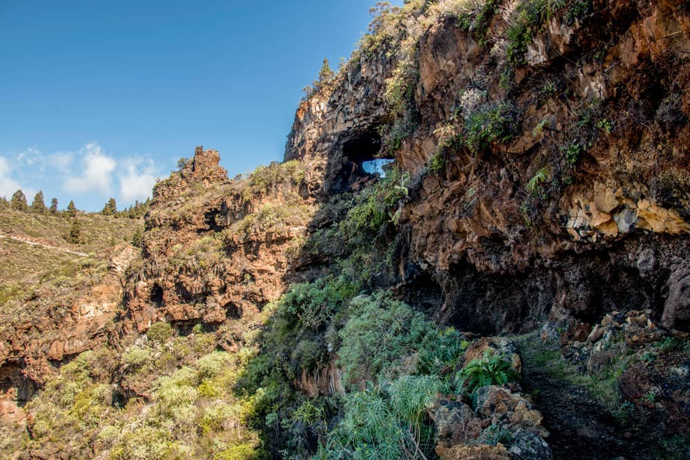 Hiking path through the Barranco underneath Tijarafe