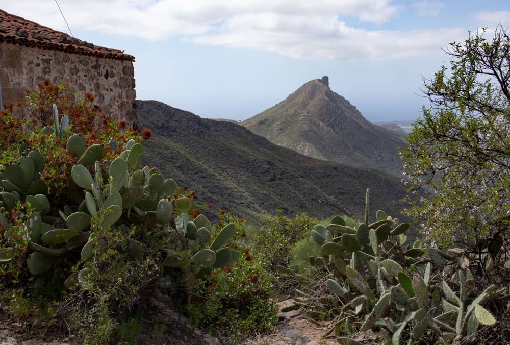 View from Casas Altas to Roque del Jama