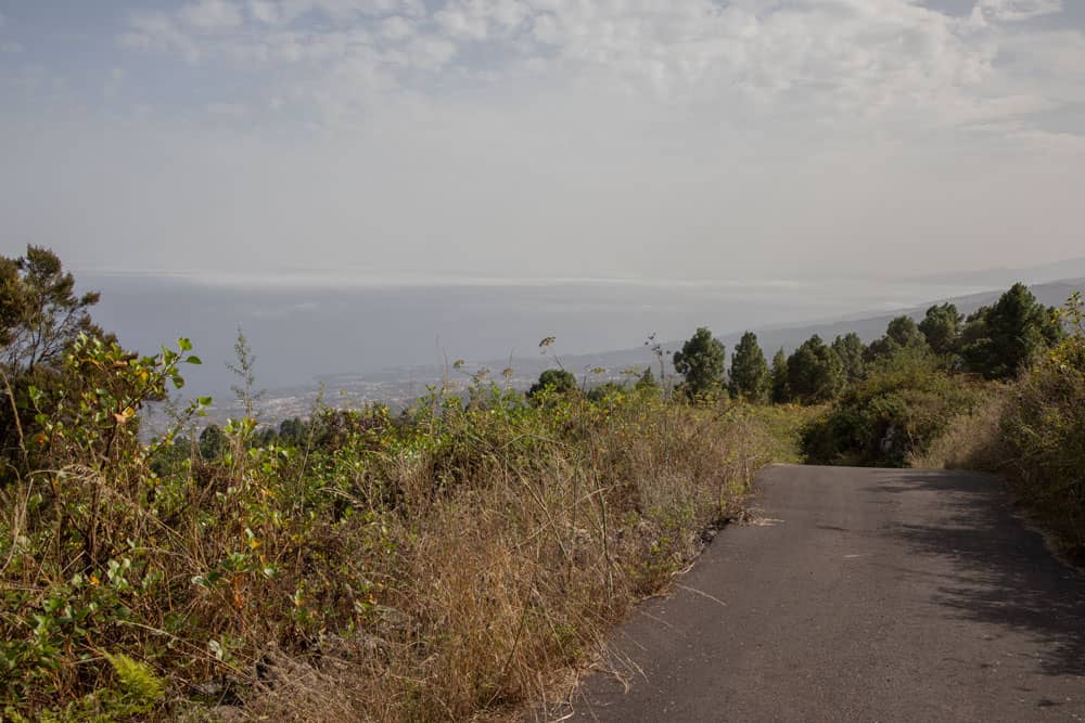 Wanderstraße hoch über der Nordküste bei Las Abiertas