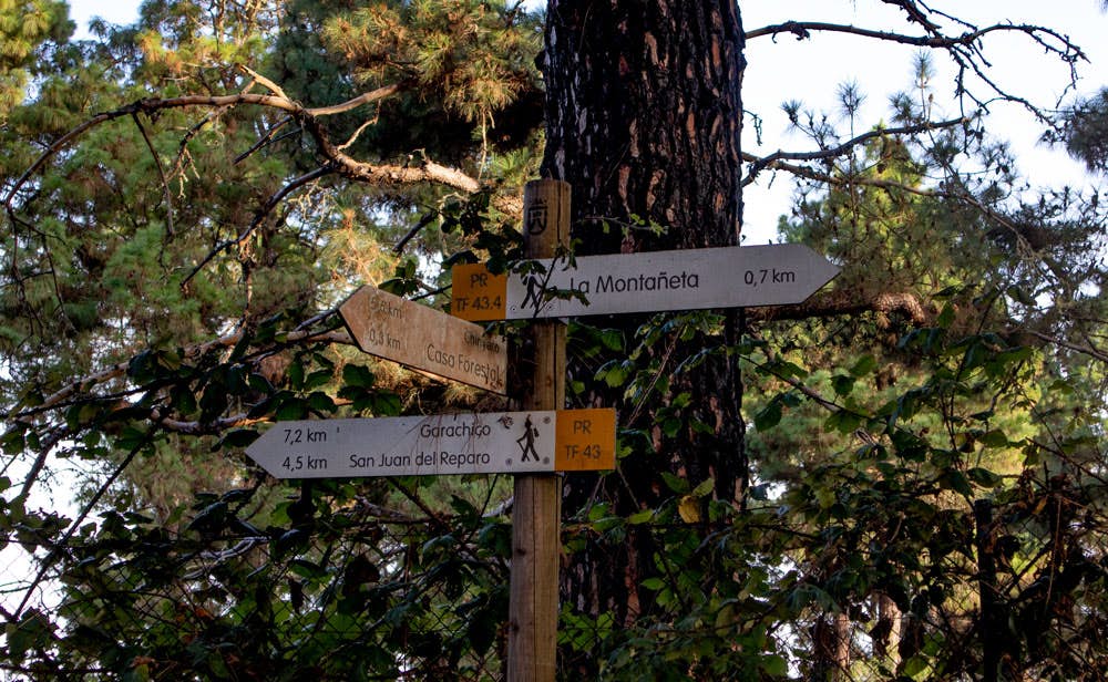 Signpost PR TF 43.4 close to La Montañeta