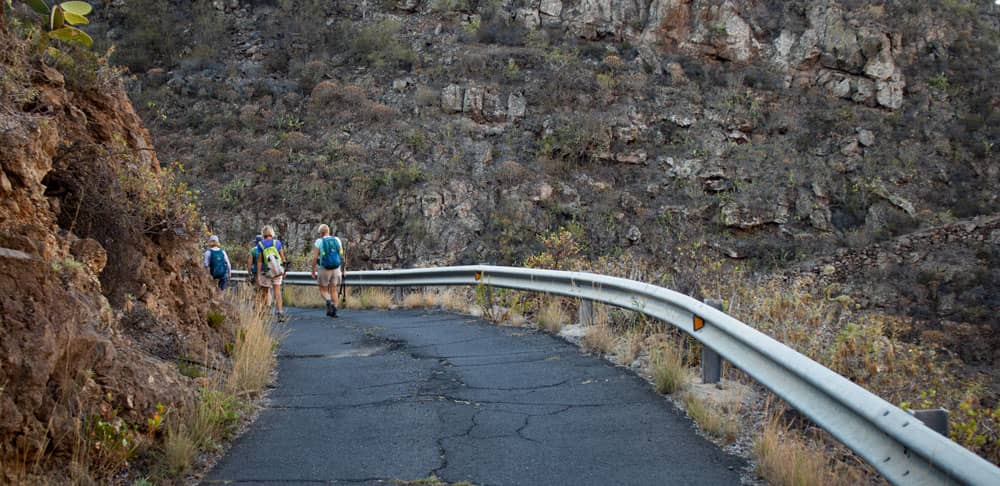 Camino de senderismo hacia el Barranco Ajabo