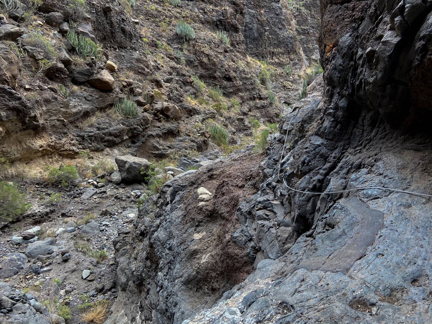 Ausgesetzte Passage im Barranco Seco, die nun mit Seil überbrückt werden kann