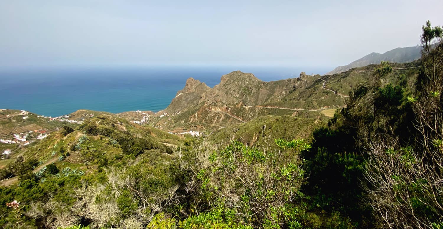 Vista de Taganana, los pueblos de la costa y las sierras