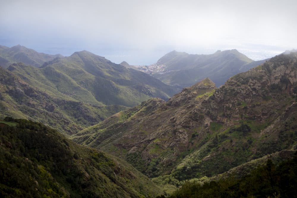 Blick auf die Ostseite der Insel mit Santa Cruz de Tenerife