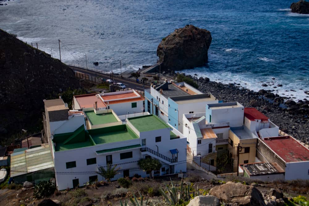 the hamlet Almáciga with many small fish restaurants and the Roque de Bodega