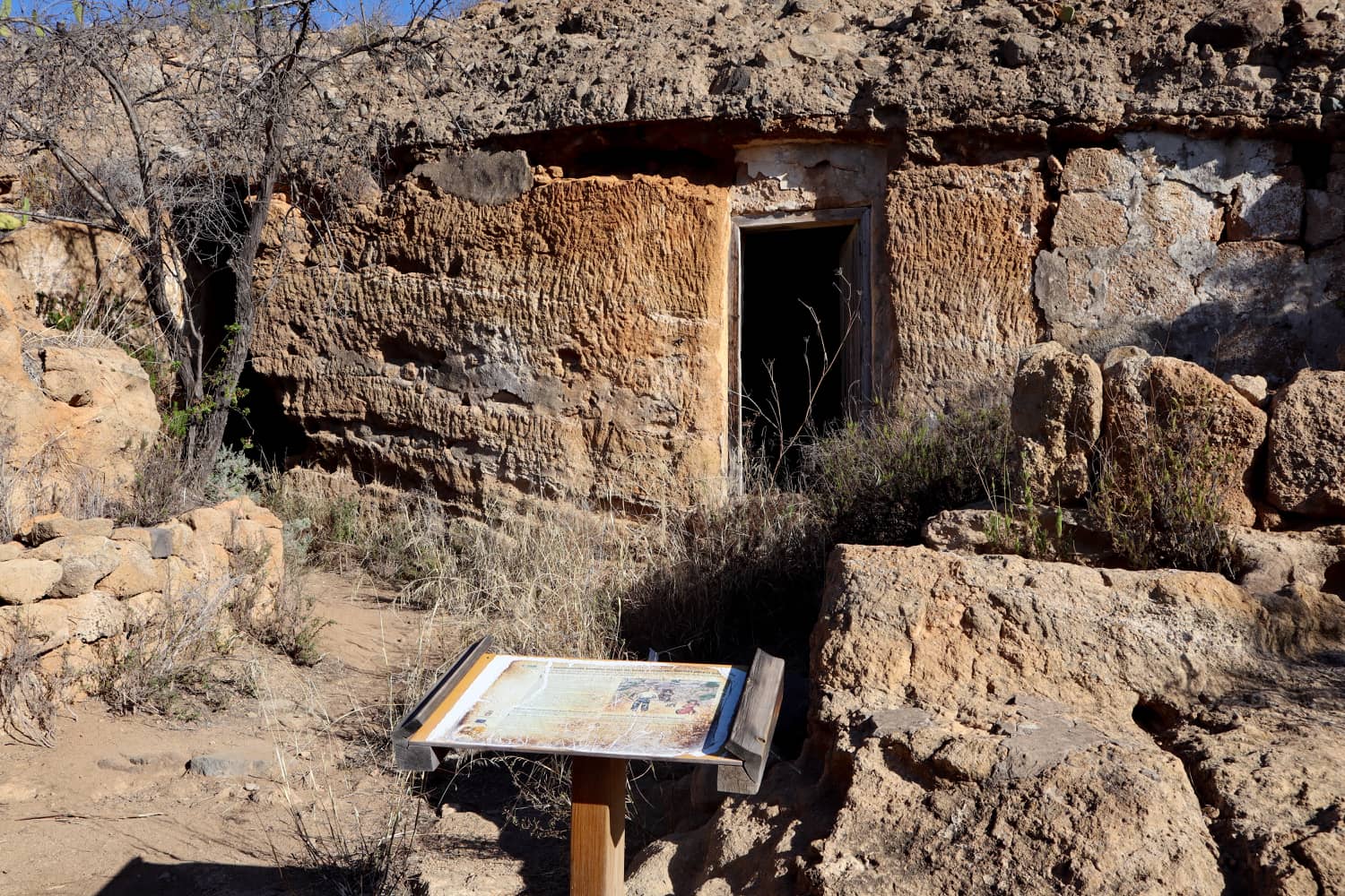 Höhlenhäuser am Weg La Higuera - Las Vegas - Beschreibung siehe dazu Tour Las Vegas