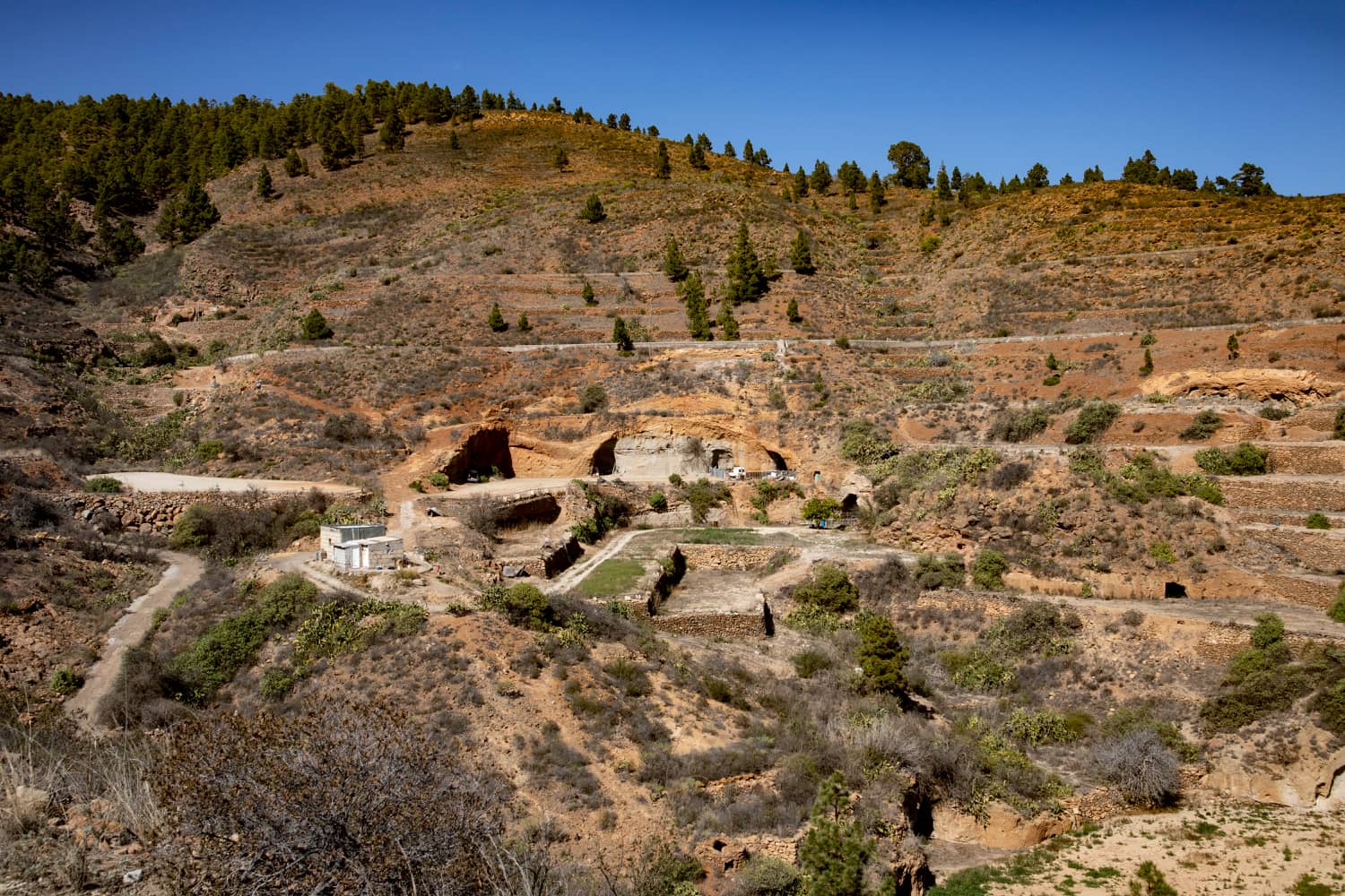 fincas individuales, casas cueva y paisajes adosados