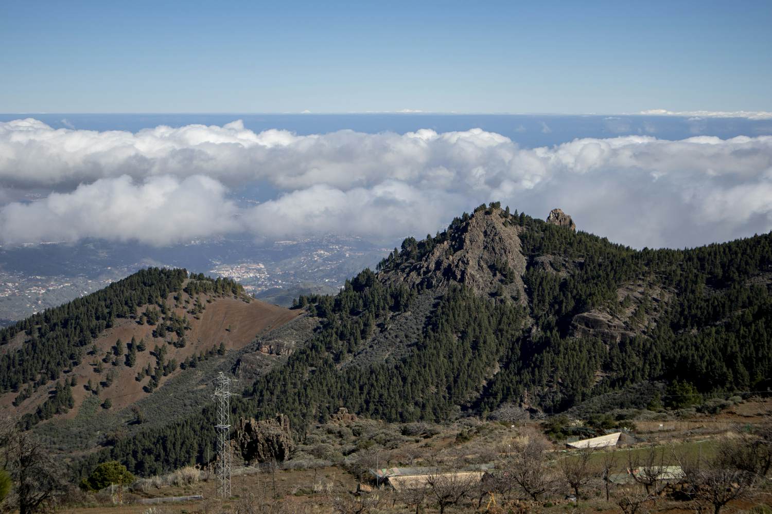Vista del vasto paisaje de Gran Canaria desde el Camino de Becerra