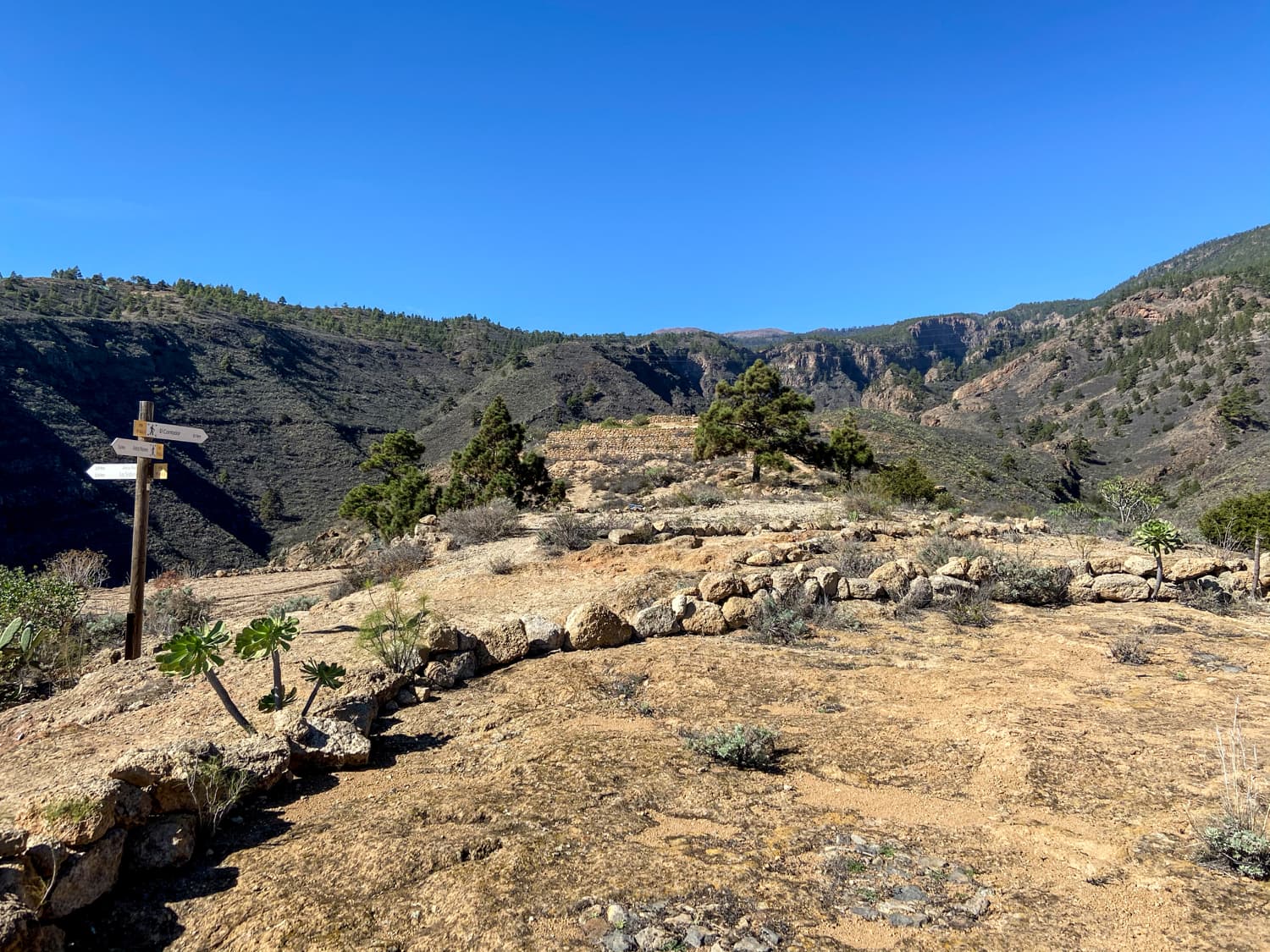 Threshing place on the ridge - Barranco Tamadaya