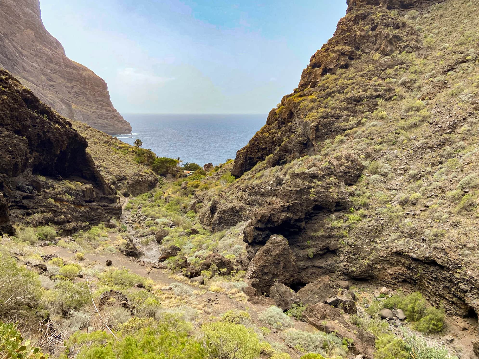 Blick auf den Strand von Masca vom neuen Höhenweg