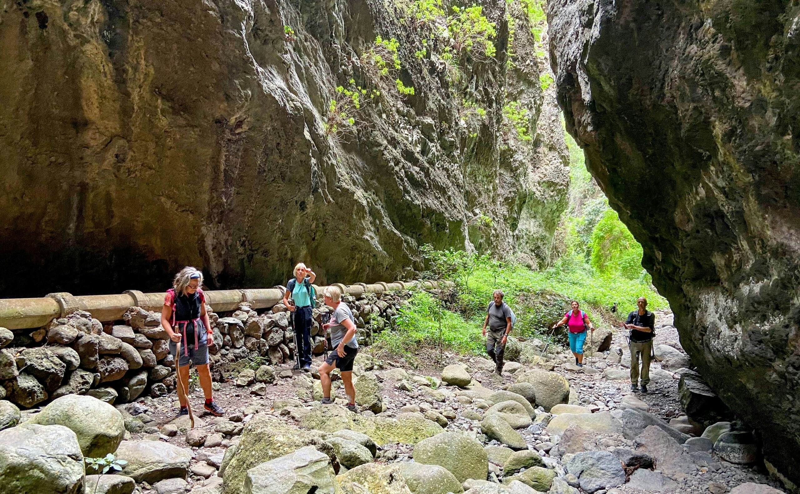 Hiking and exploring in the narrow Barranco de los Cochinos