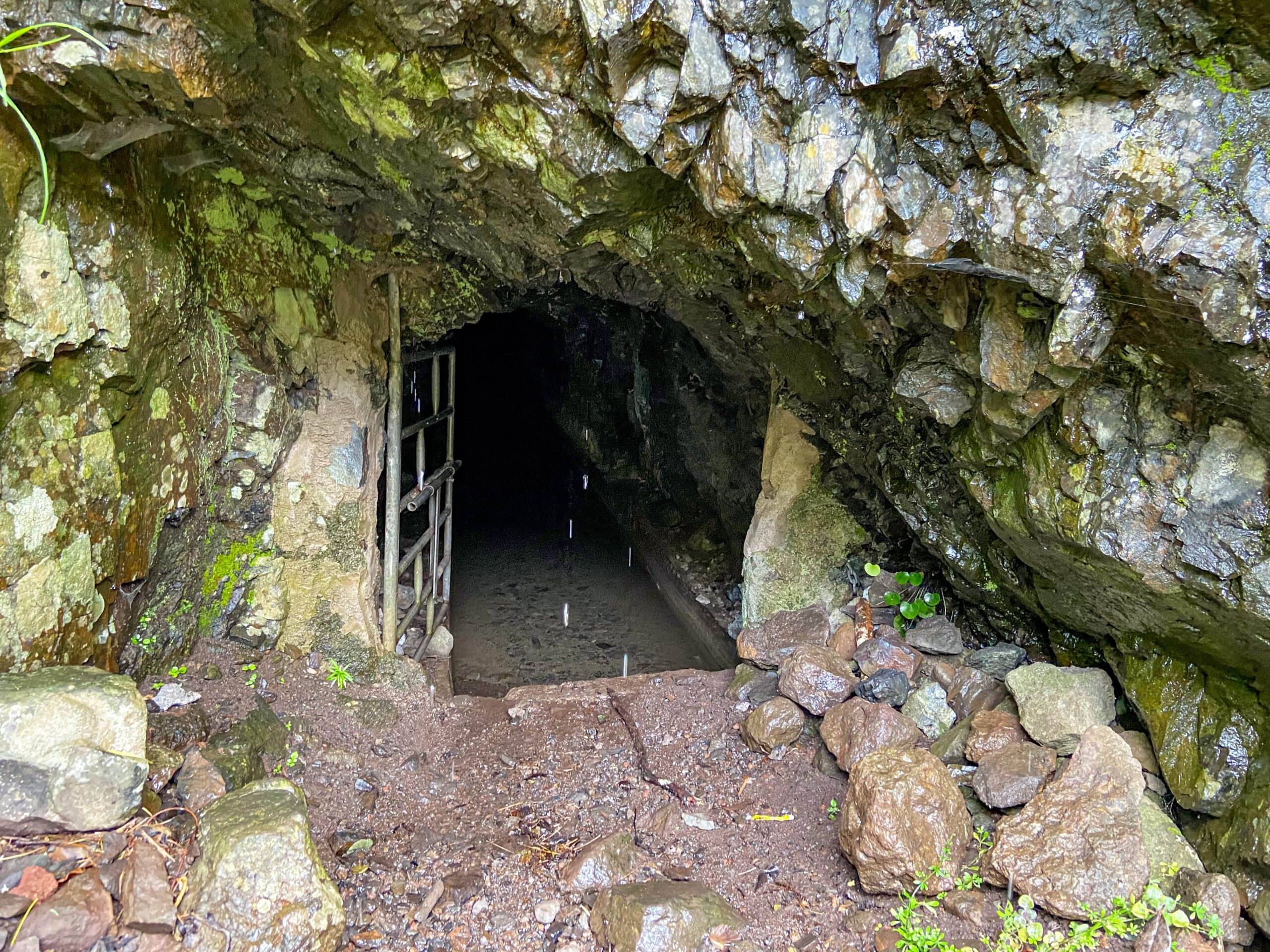 Entrance water tunnel