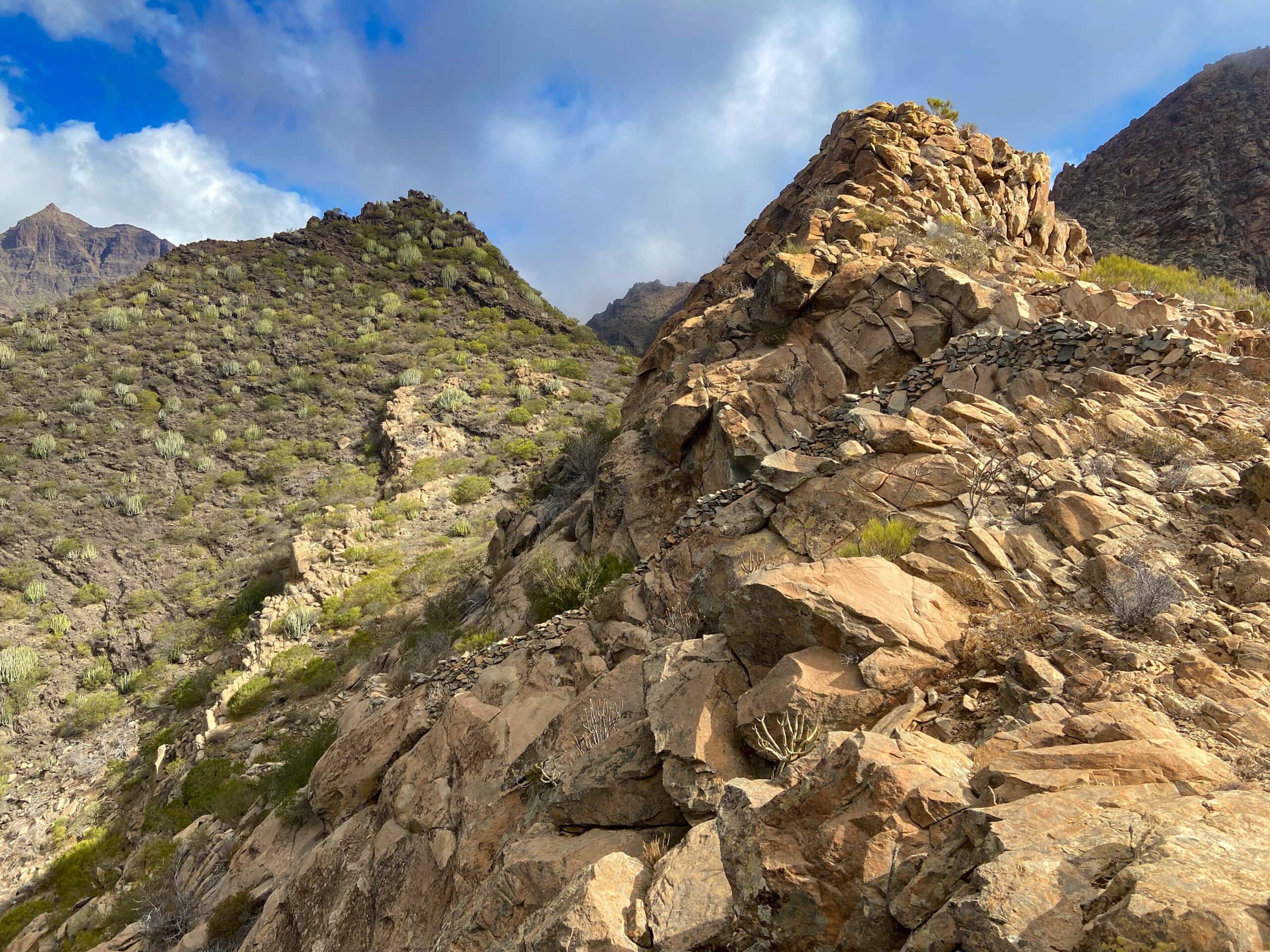 Stone path to the plateau behind Risco Blanco