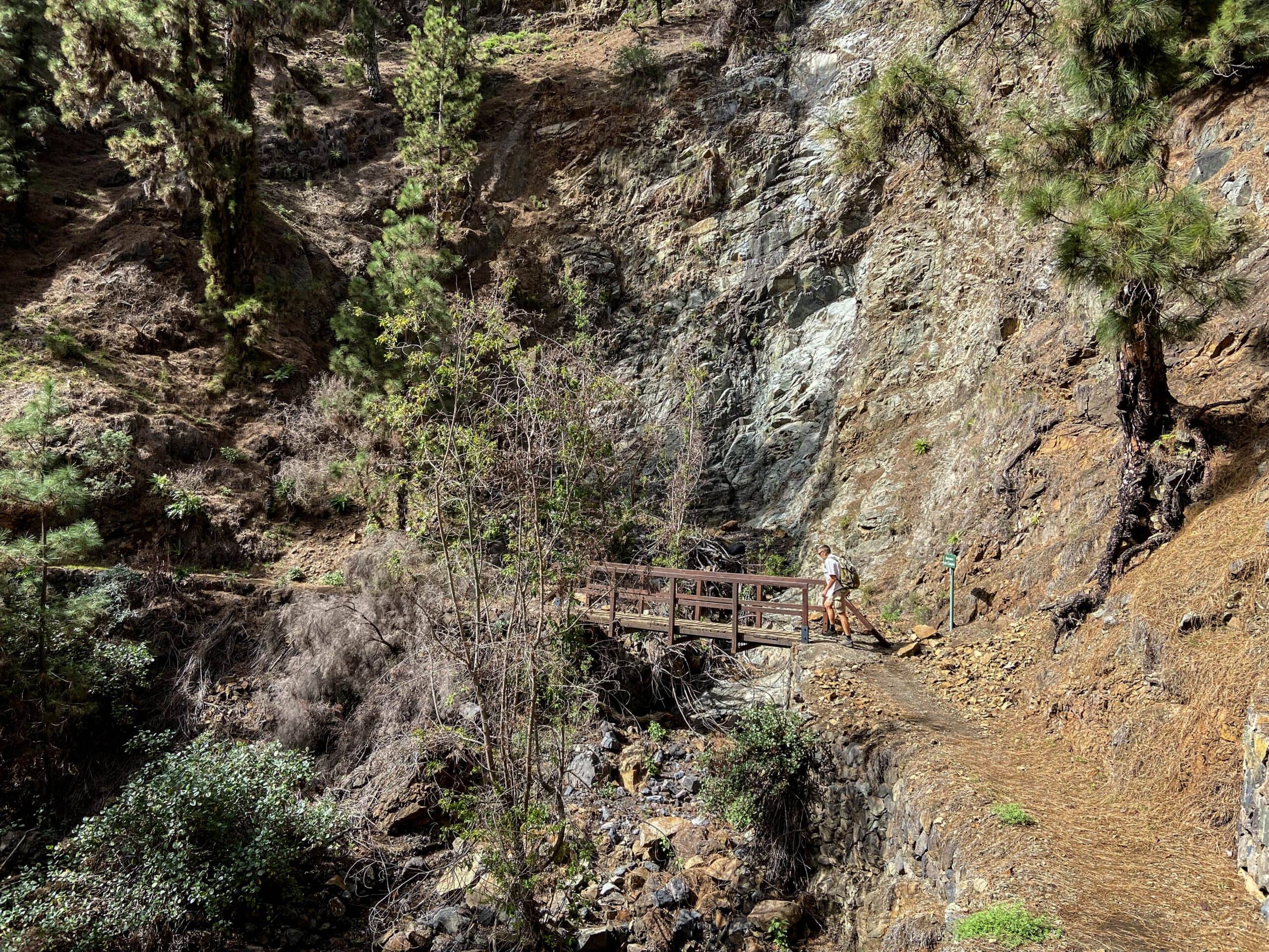 Hiking trail from the playa up to the Mirador de los Brecitos over many gorges and bridges