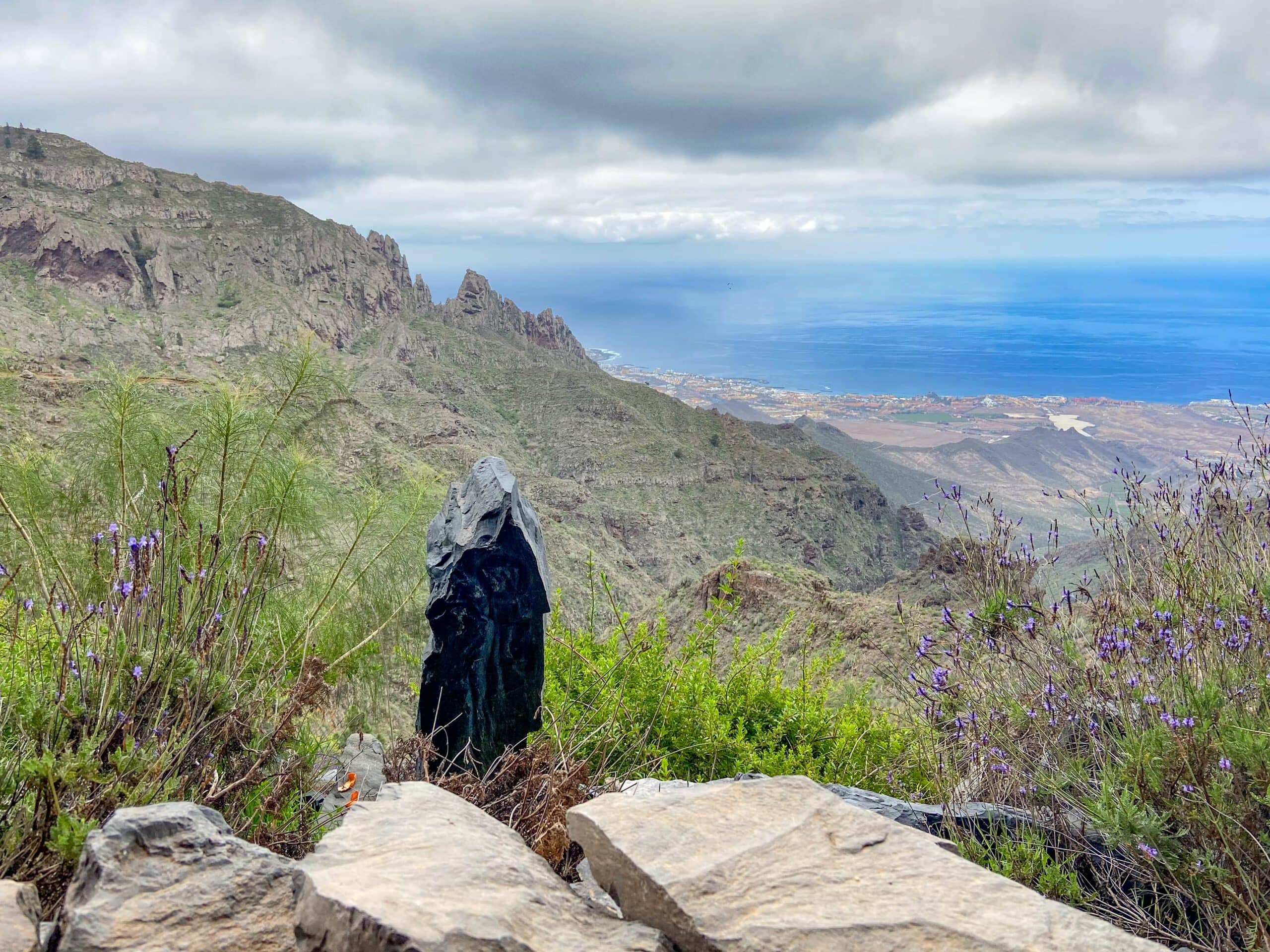 Cuevas con buenas vistas de la costa sur de Tenerife