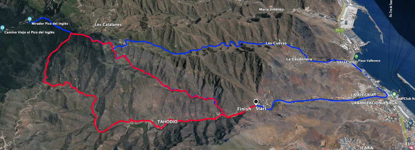 Track of the hikes Pico Inglés to Santa Cruz (blue) and through Valle Luis over the Tahodio reservoir (red)