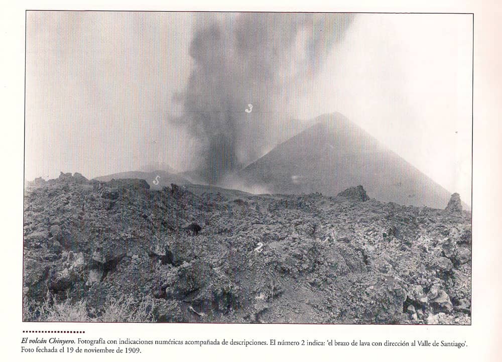 Foto histórica de la erupción del Chinyero en 1909 - encontrada en la Biblioteca Municipal de Puerto de Santiago