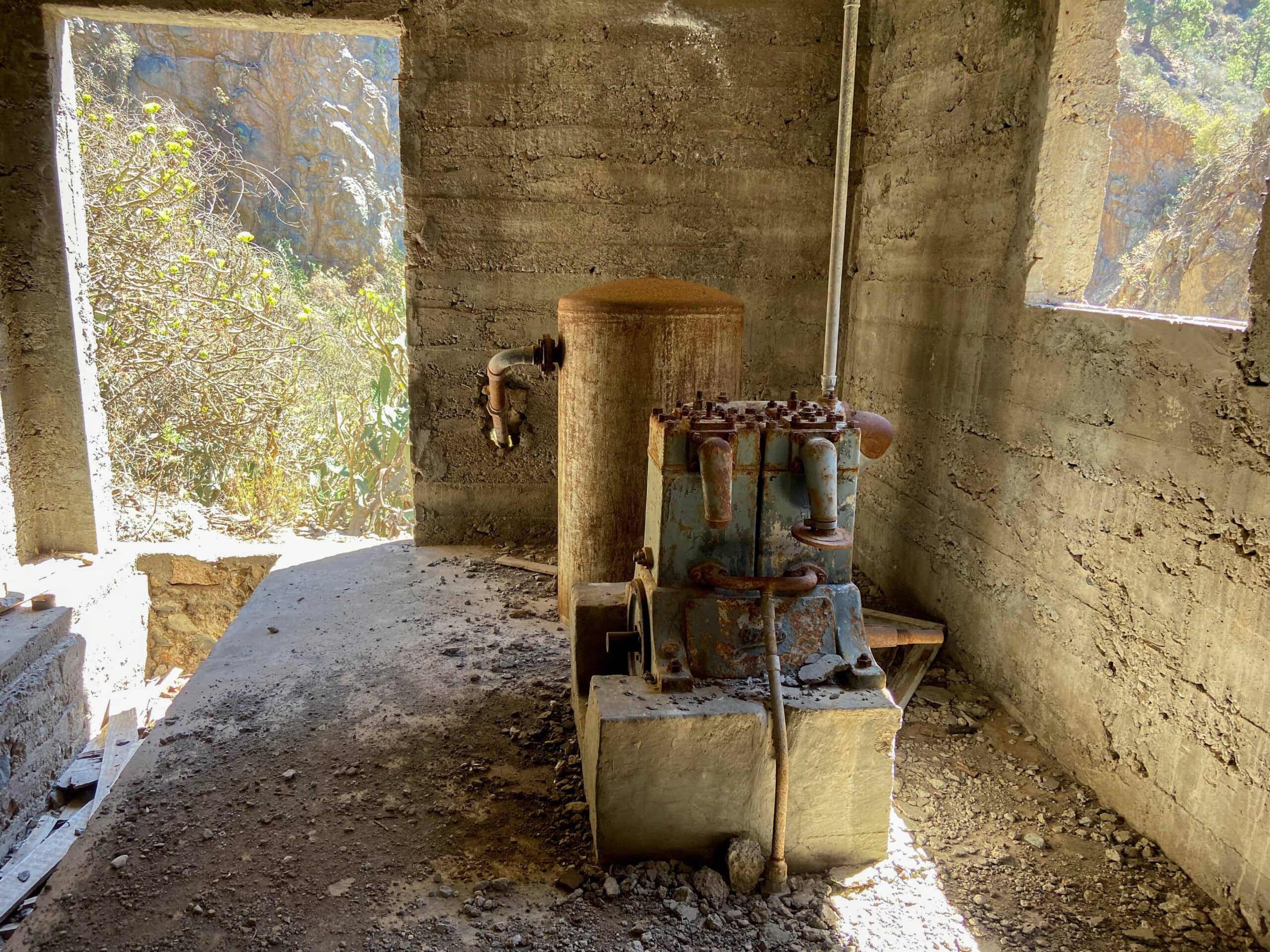 old machines in the Galería de Consuelo