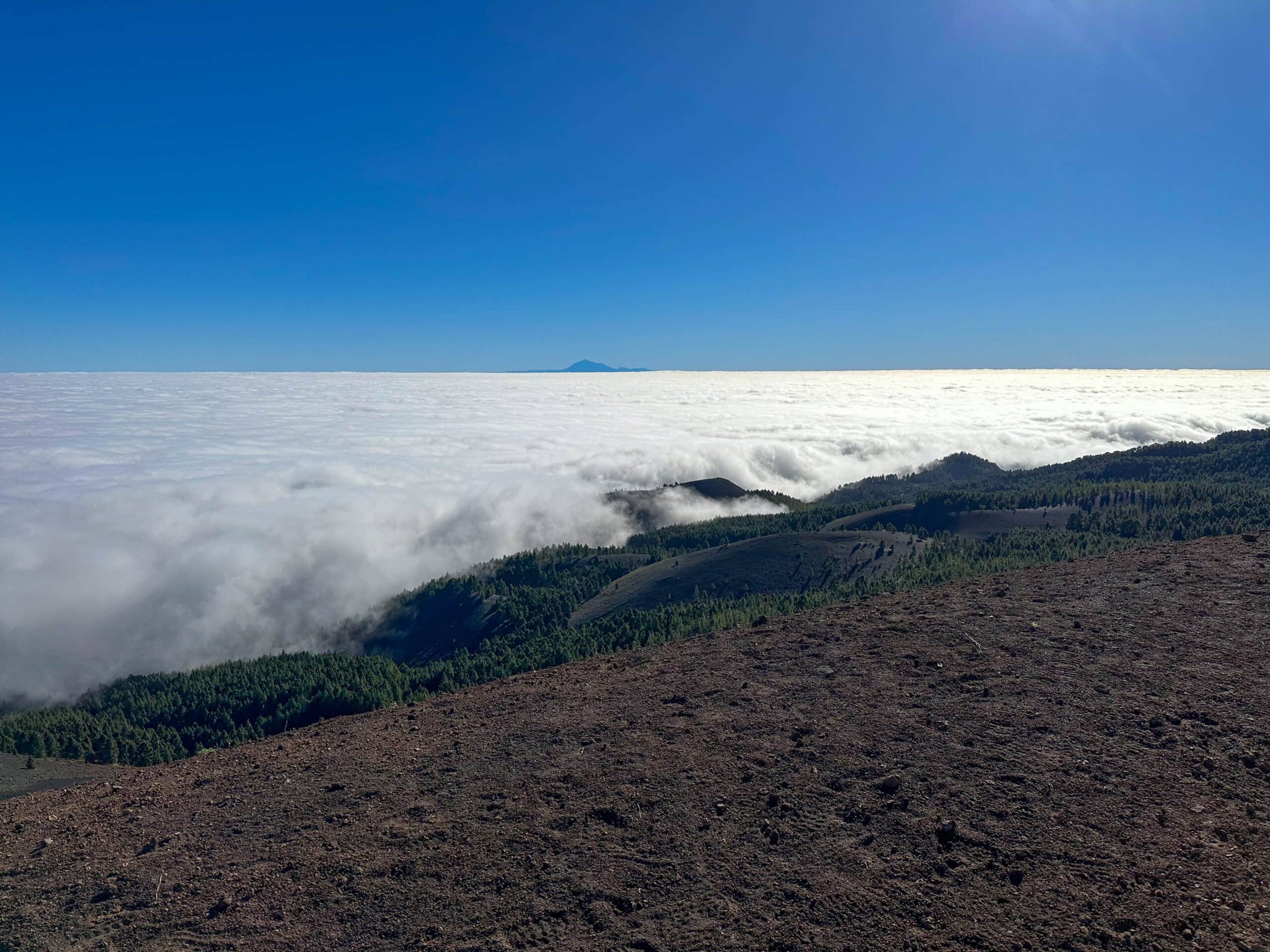 Vista por encima de las nubes en Tenerife