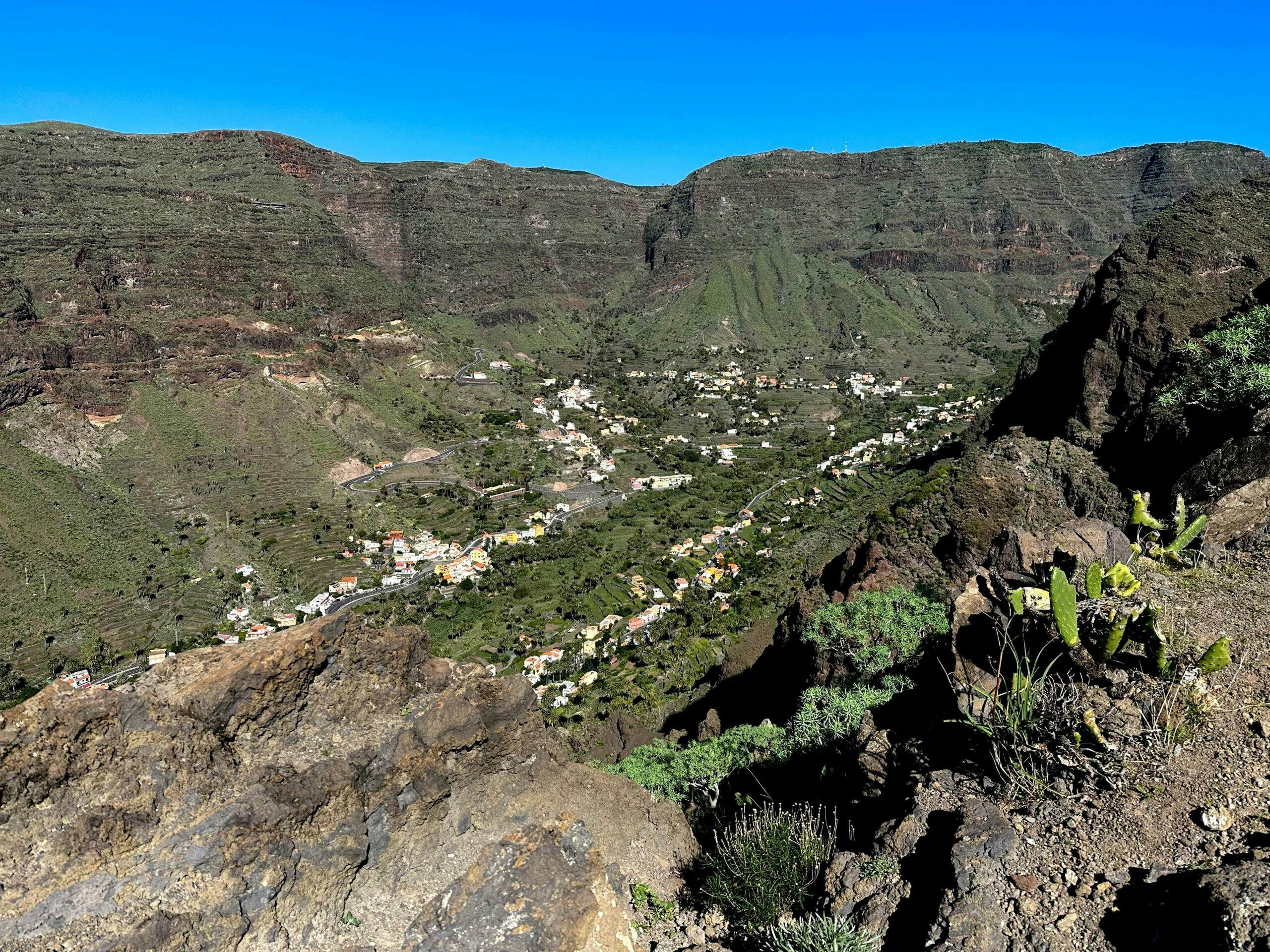 Descent path into Valle Gran Rey