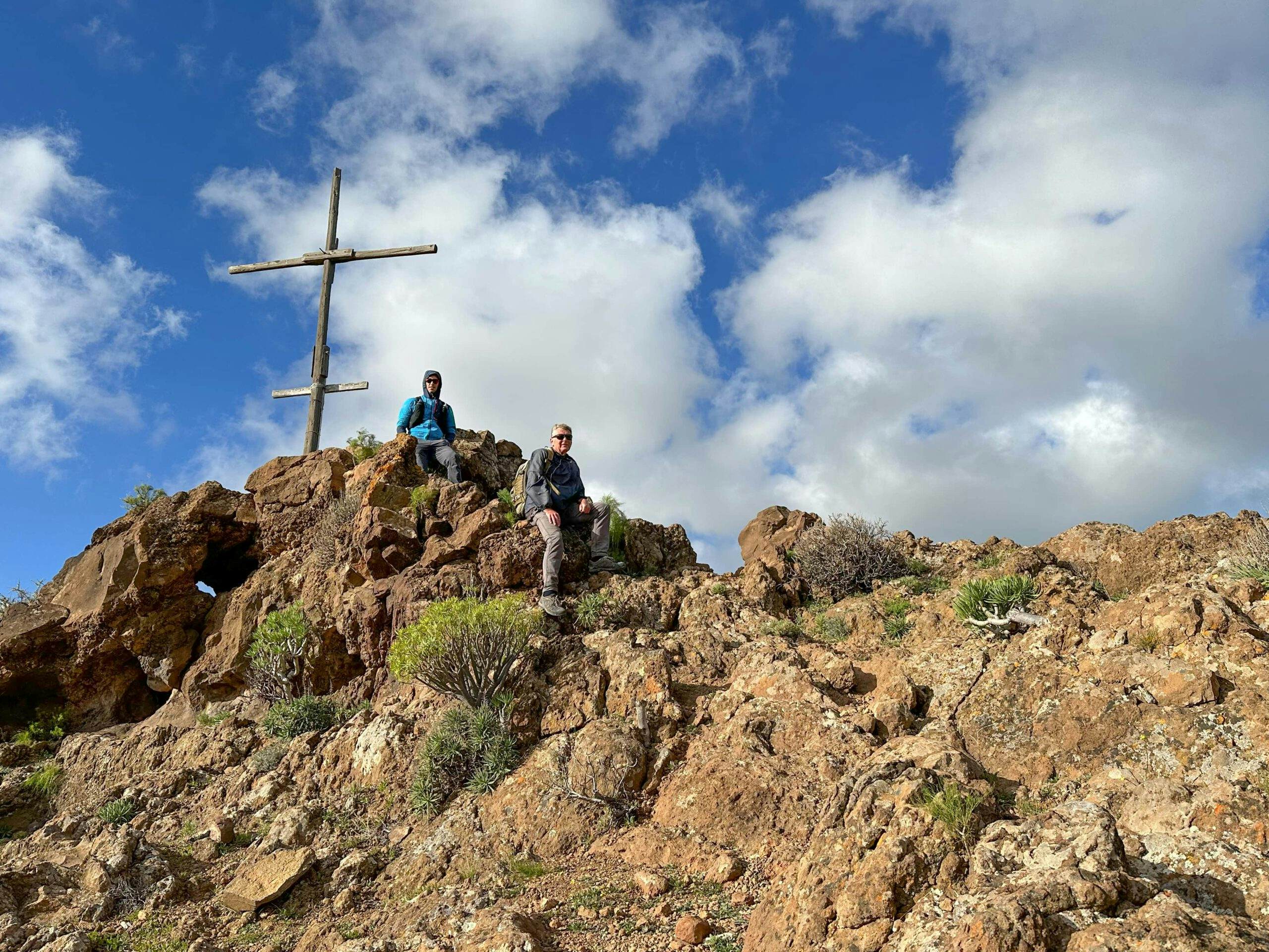 Hikers at the Cruz del Siglo