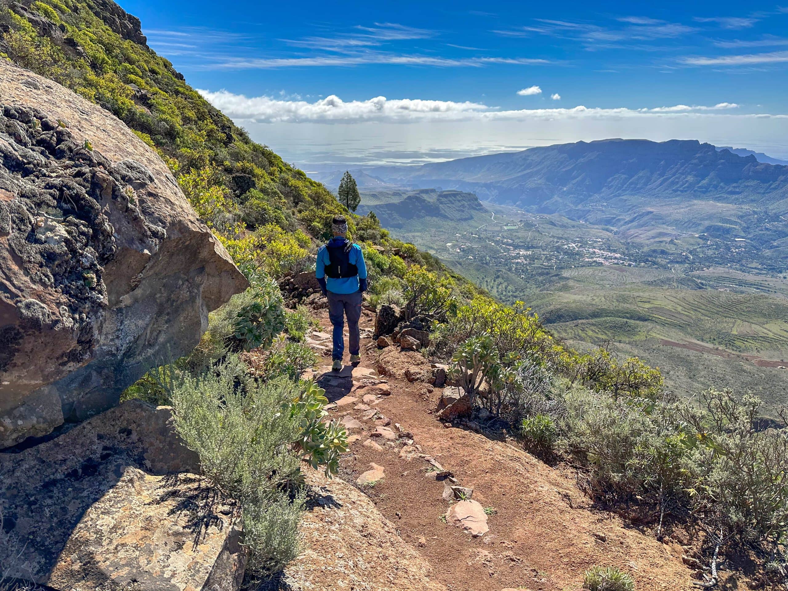 Hiker on the descent from the Cumbre