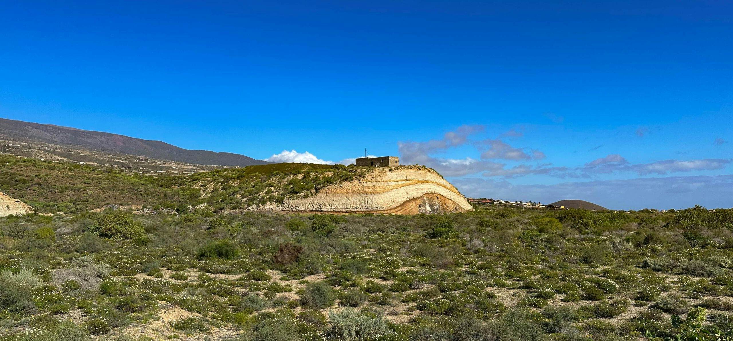 Wide landscape with impressive sand and rock formations near Icor - Camino Real del Sur