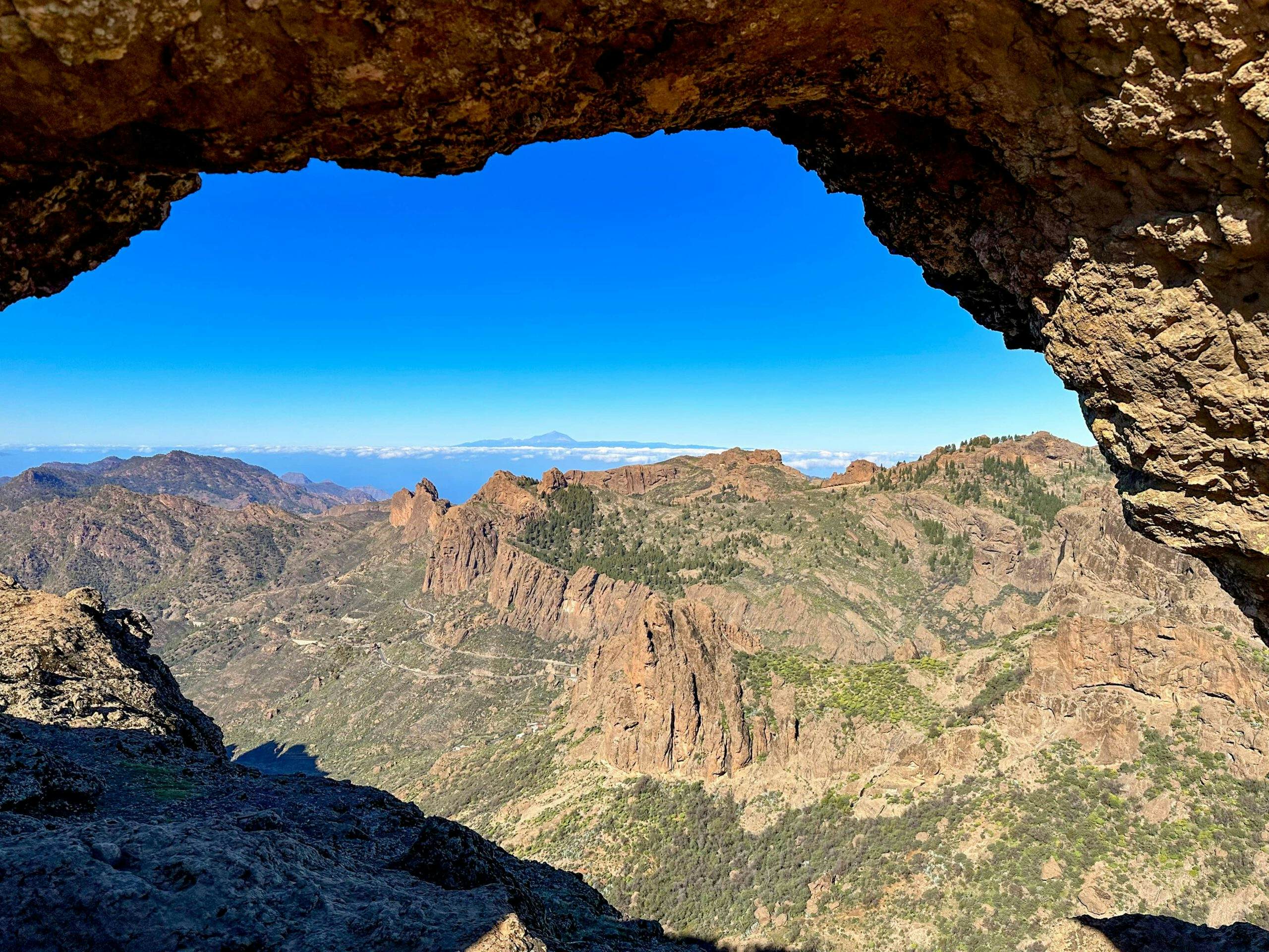 Rock gate with a view as far as Tenerife - Ventana del Nublo