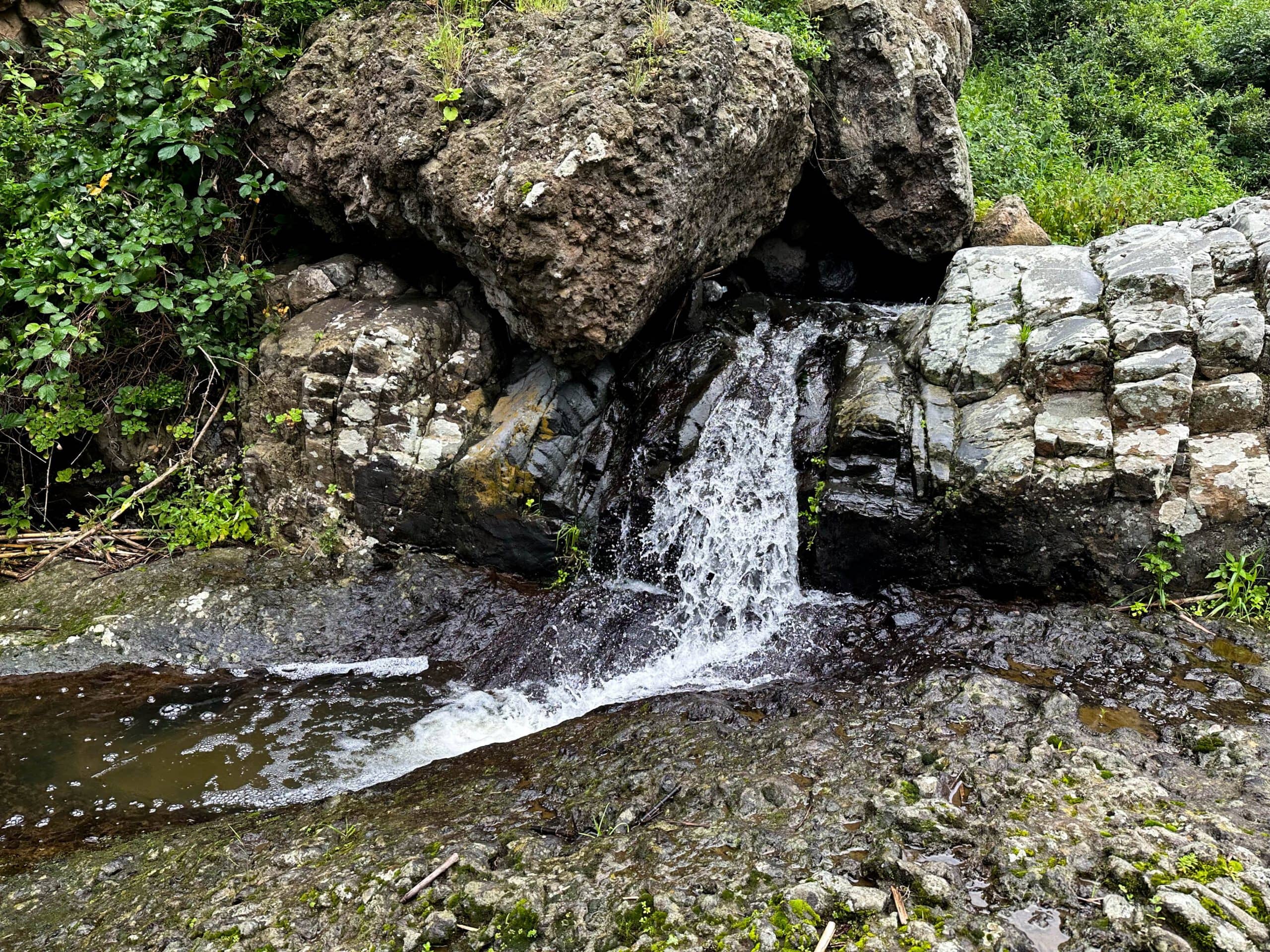 Small waterfall in the Barranco del Corral Viejo - close to the waterfall you have to cross to the right side of the gorge.