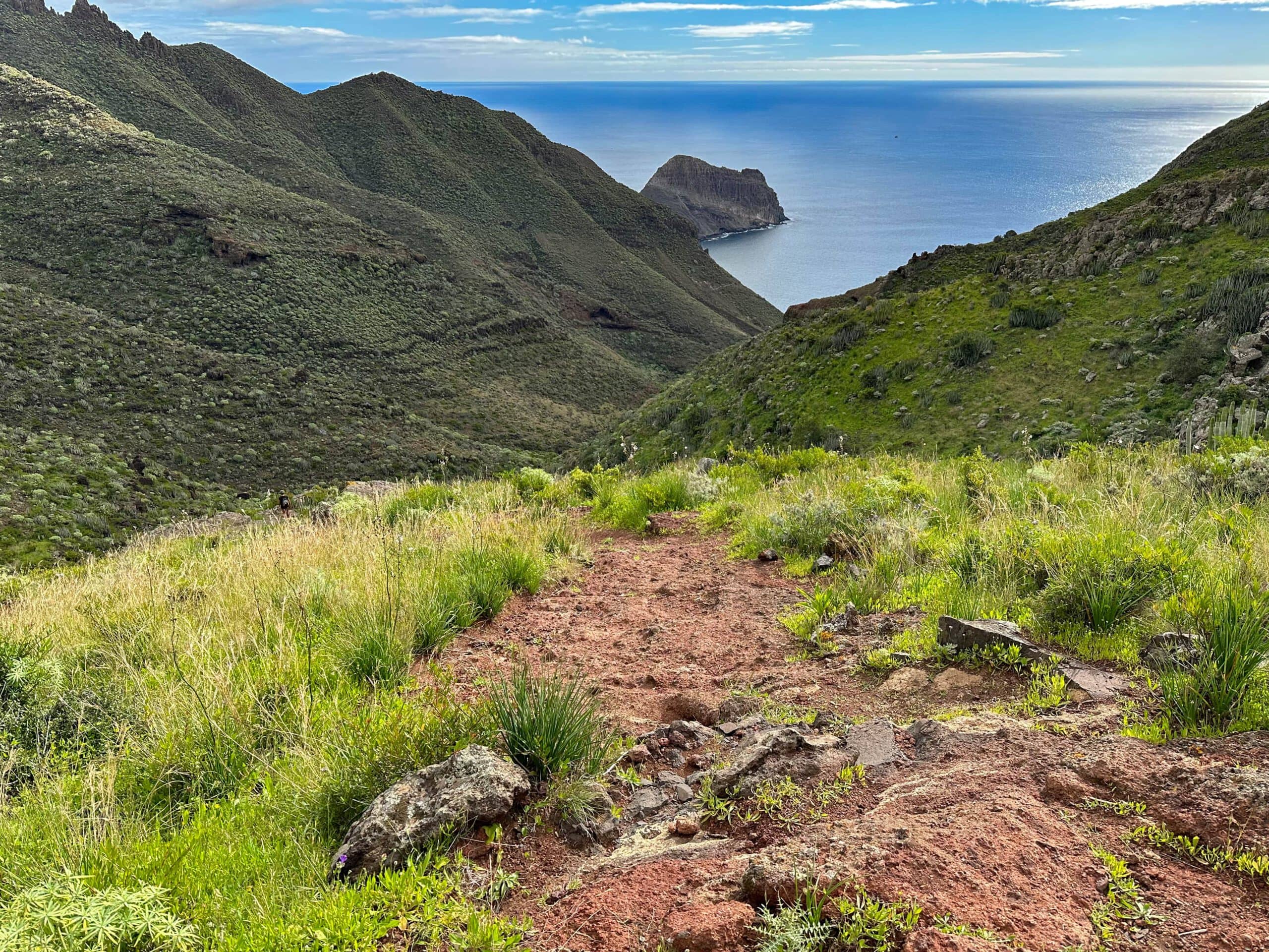 Desvío del camino de la cresta hacia Playa Antequera