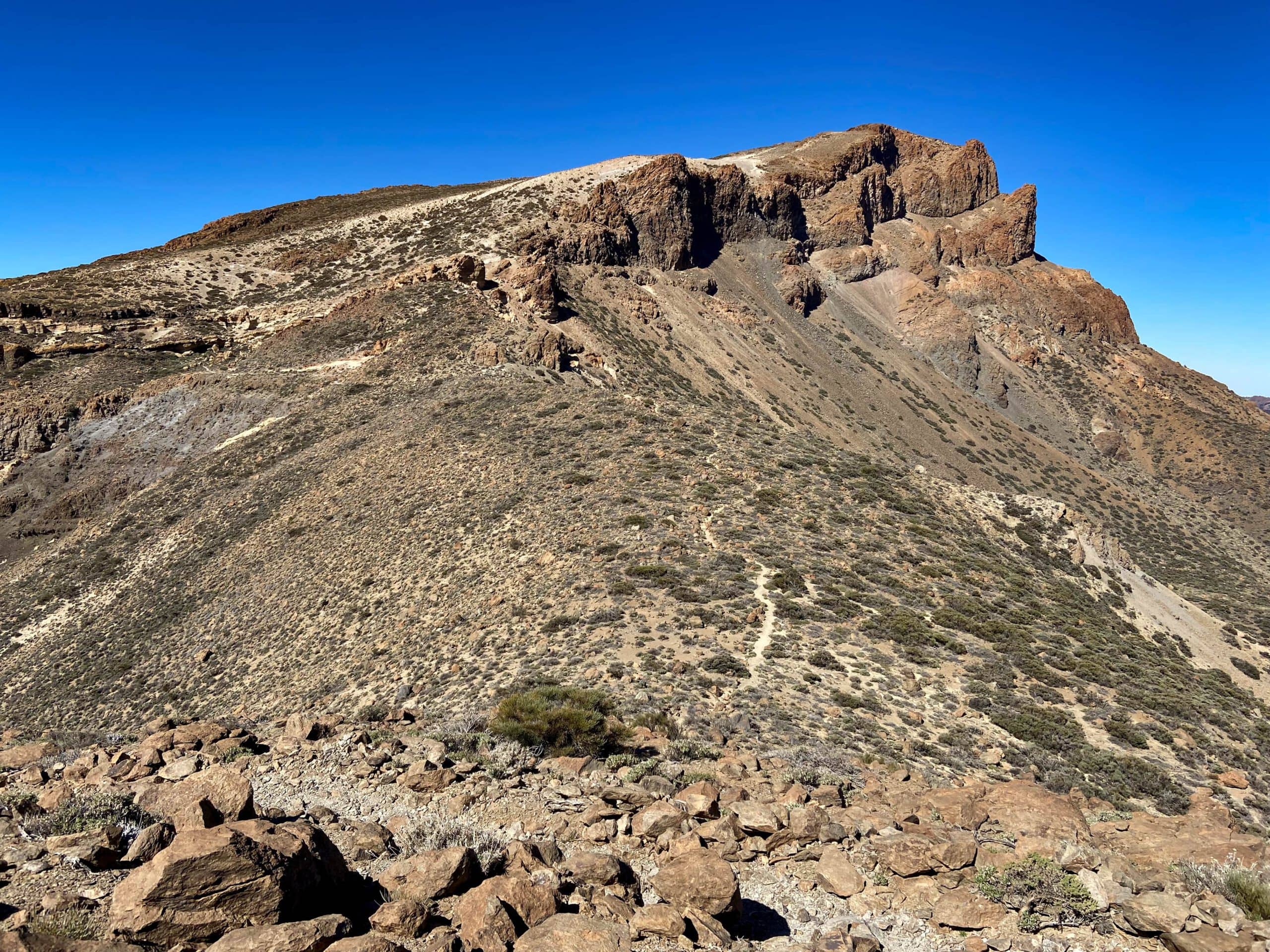 Blick vom Wanderweg auf der Cumbre auf den Guajara