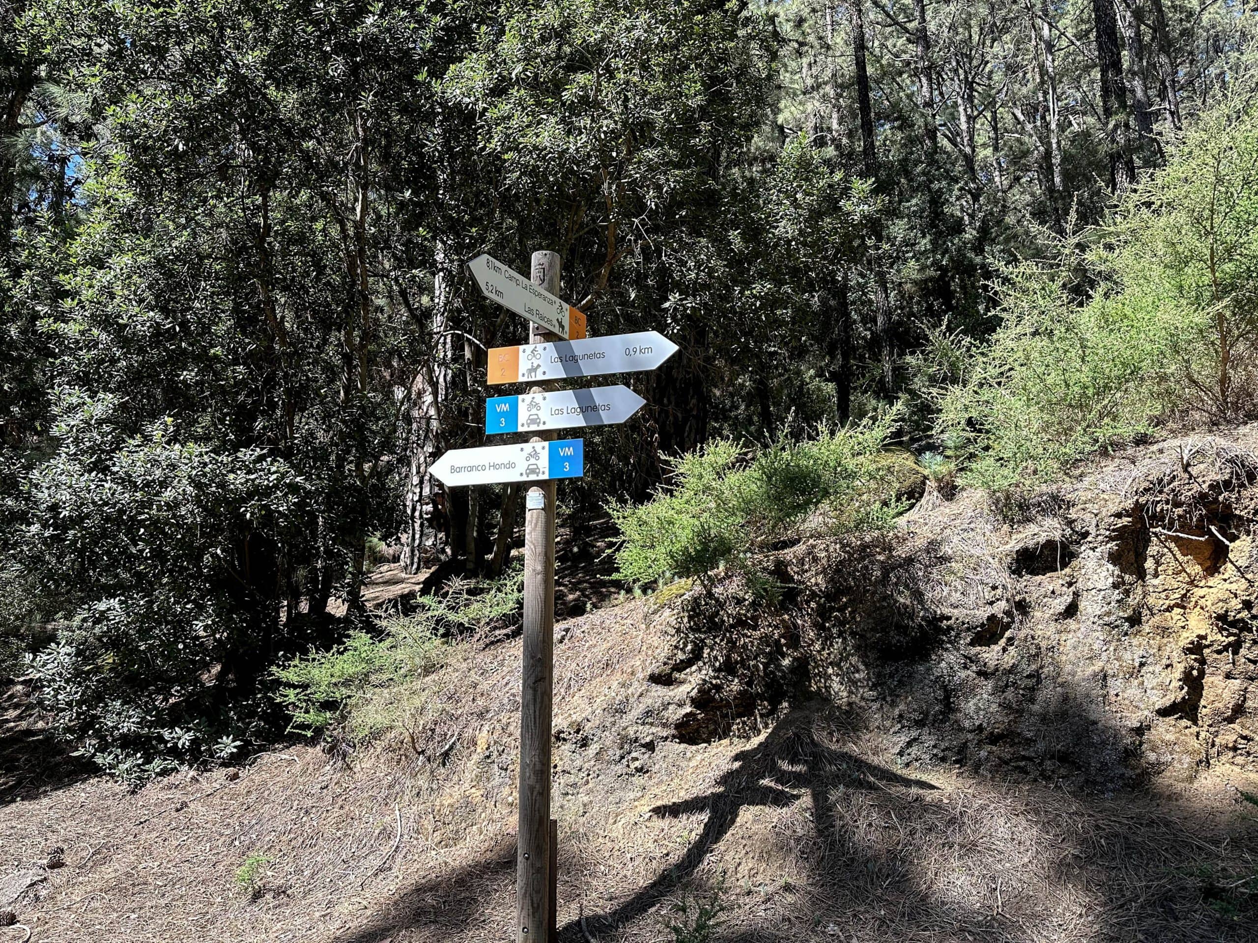 Wanderbeschilderung Richtung La Lagunetas