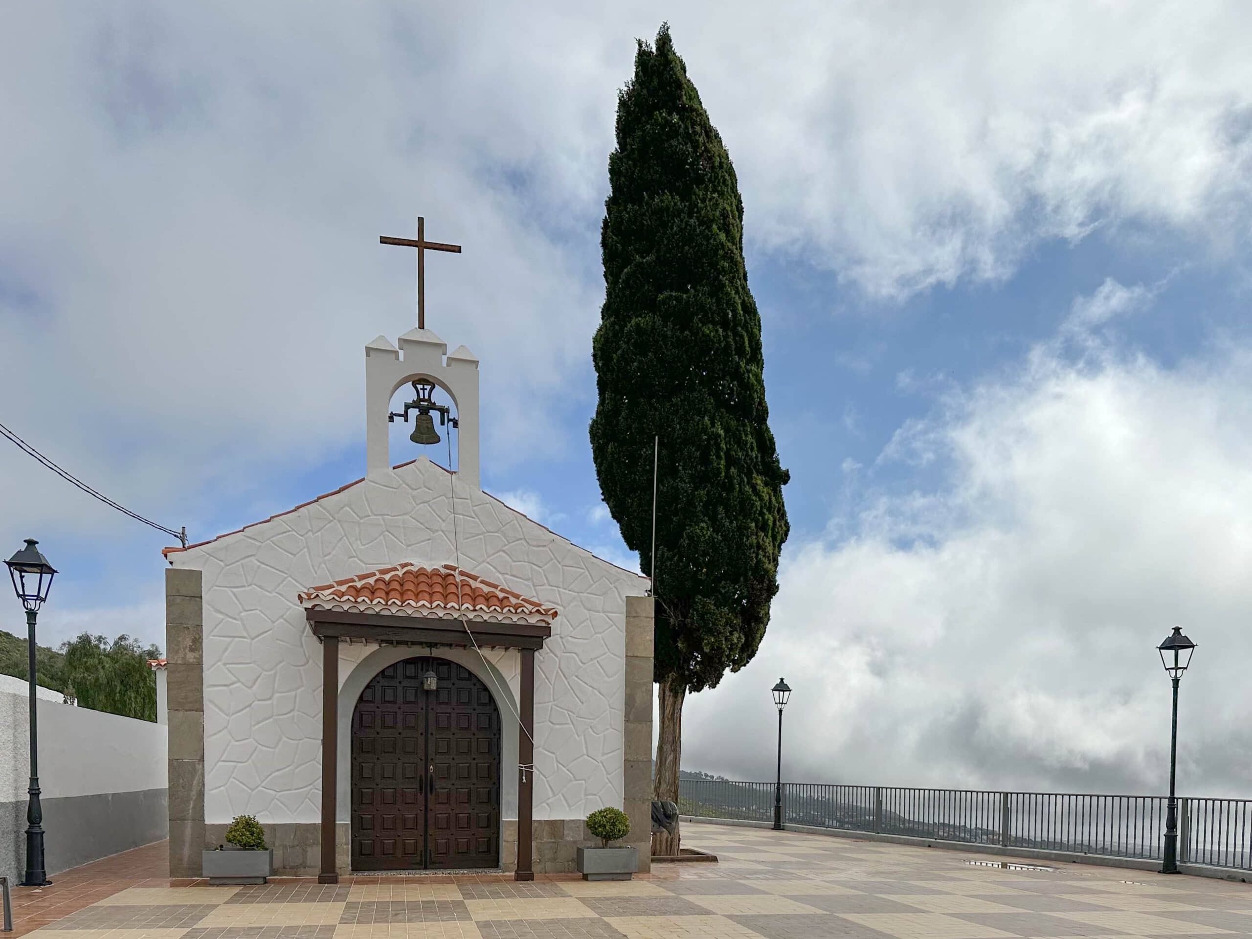 Pequeña iglesia en El Frontón