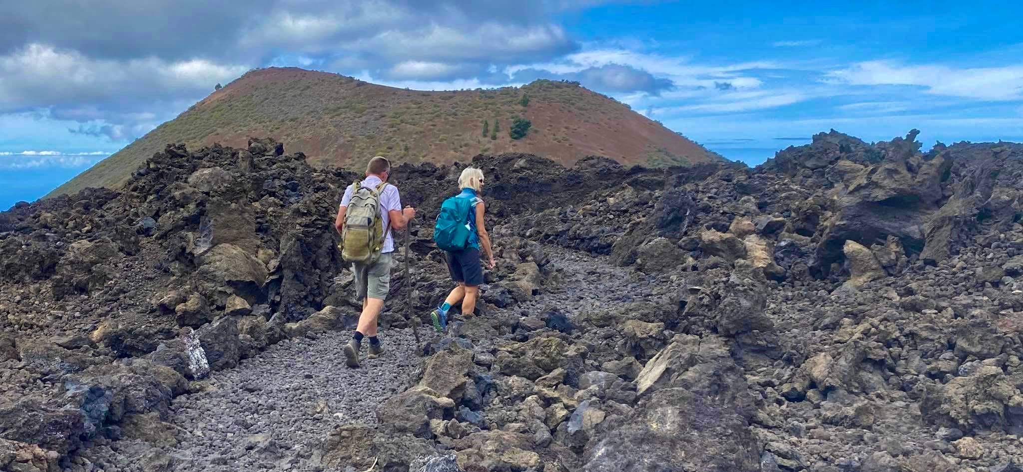 Hiking trail in front of Montaña Bilma over the lava flow of Chinyero