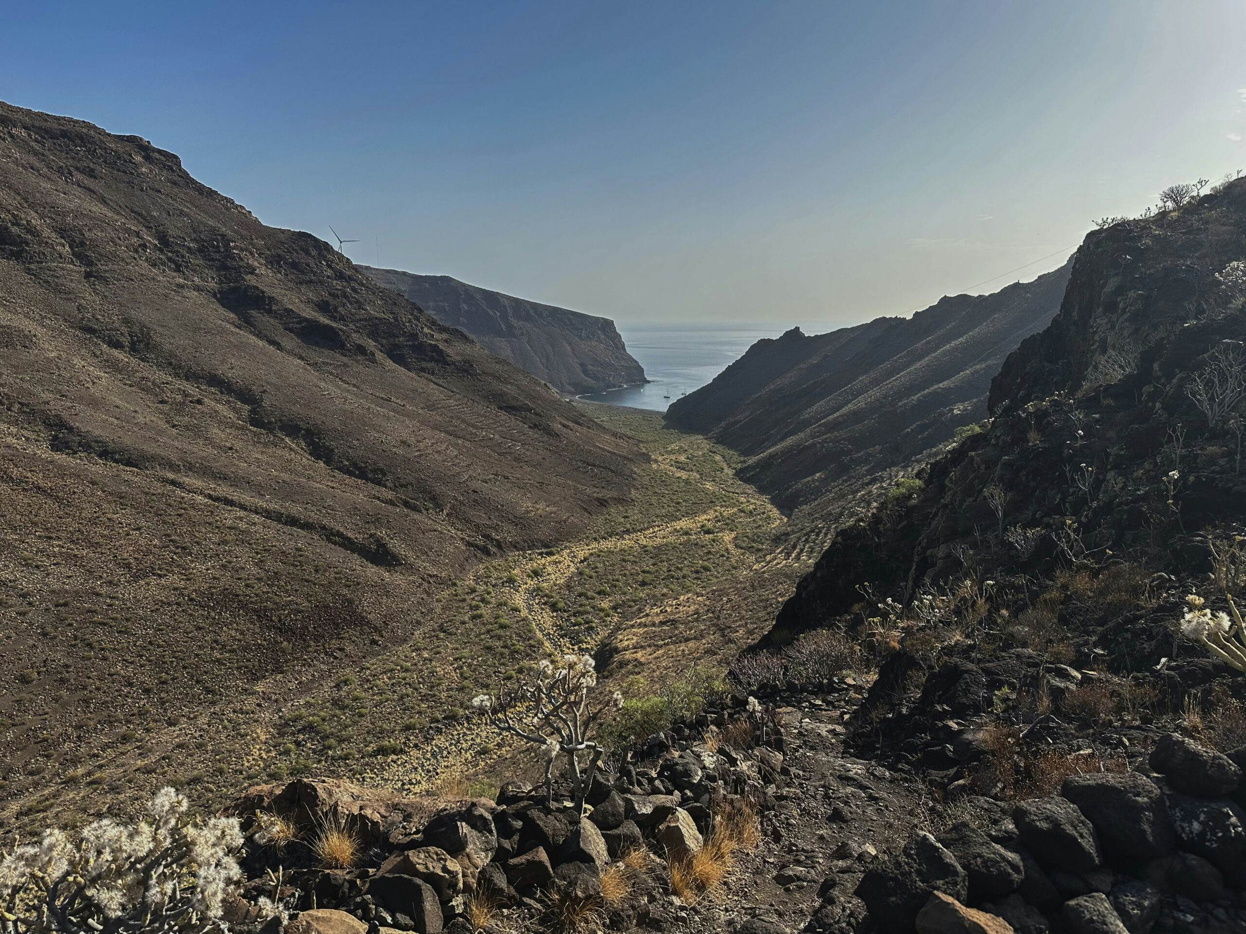 View from the steep ascent path over the Barranco de La Guancha to the ridge
